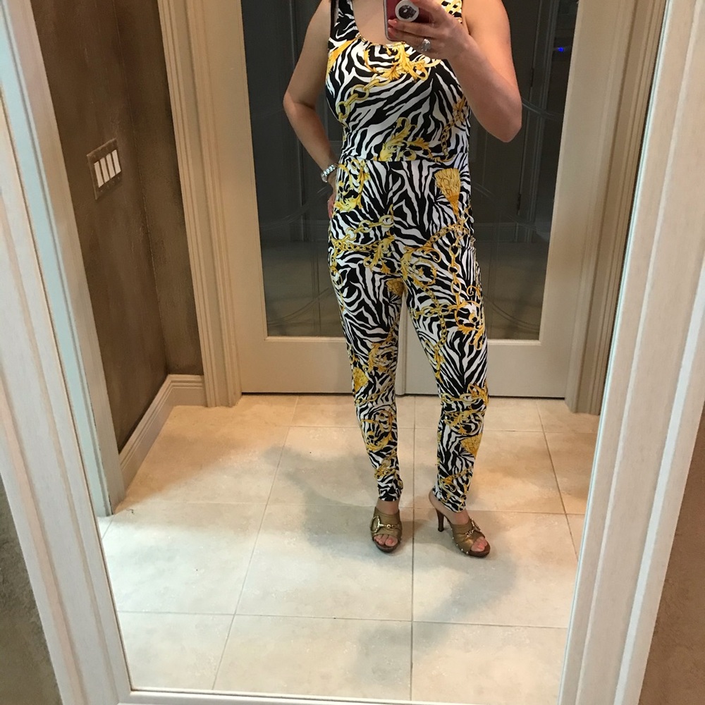 Jumpsuits. - Picture 5 of 8
